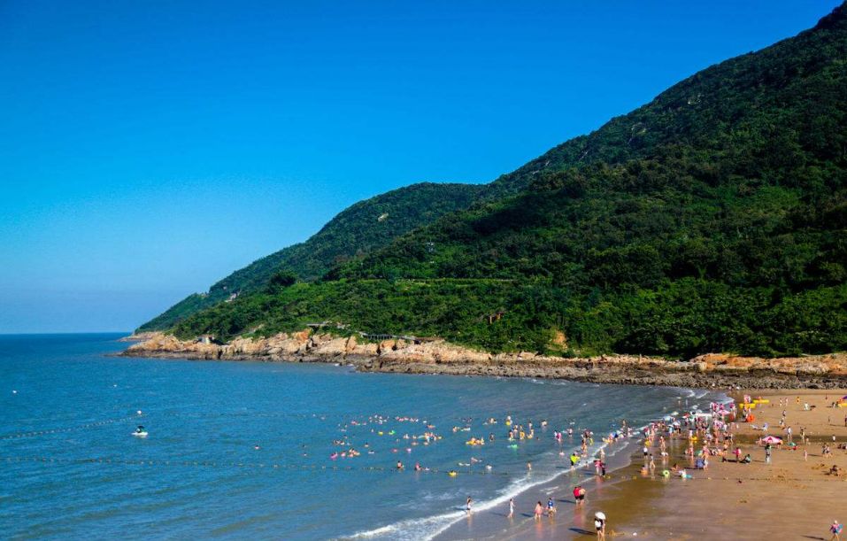 连云港花果山、连岛海滨浴场、海底世界、傲来仙境纯玩二日游,门票全含;无任何自费景点;398元/人;每周六发团