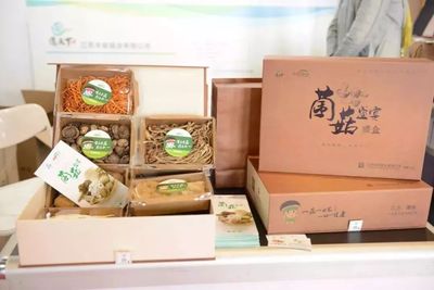 元旦放假第一天,很多人都赶往农展中心!好农产自然人气高!
