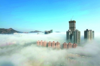 连云港“仙境”:沿海一线现平流雾美景(图)-苏州